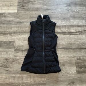 Black lululemon puffer vest size 2